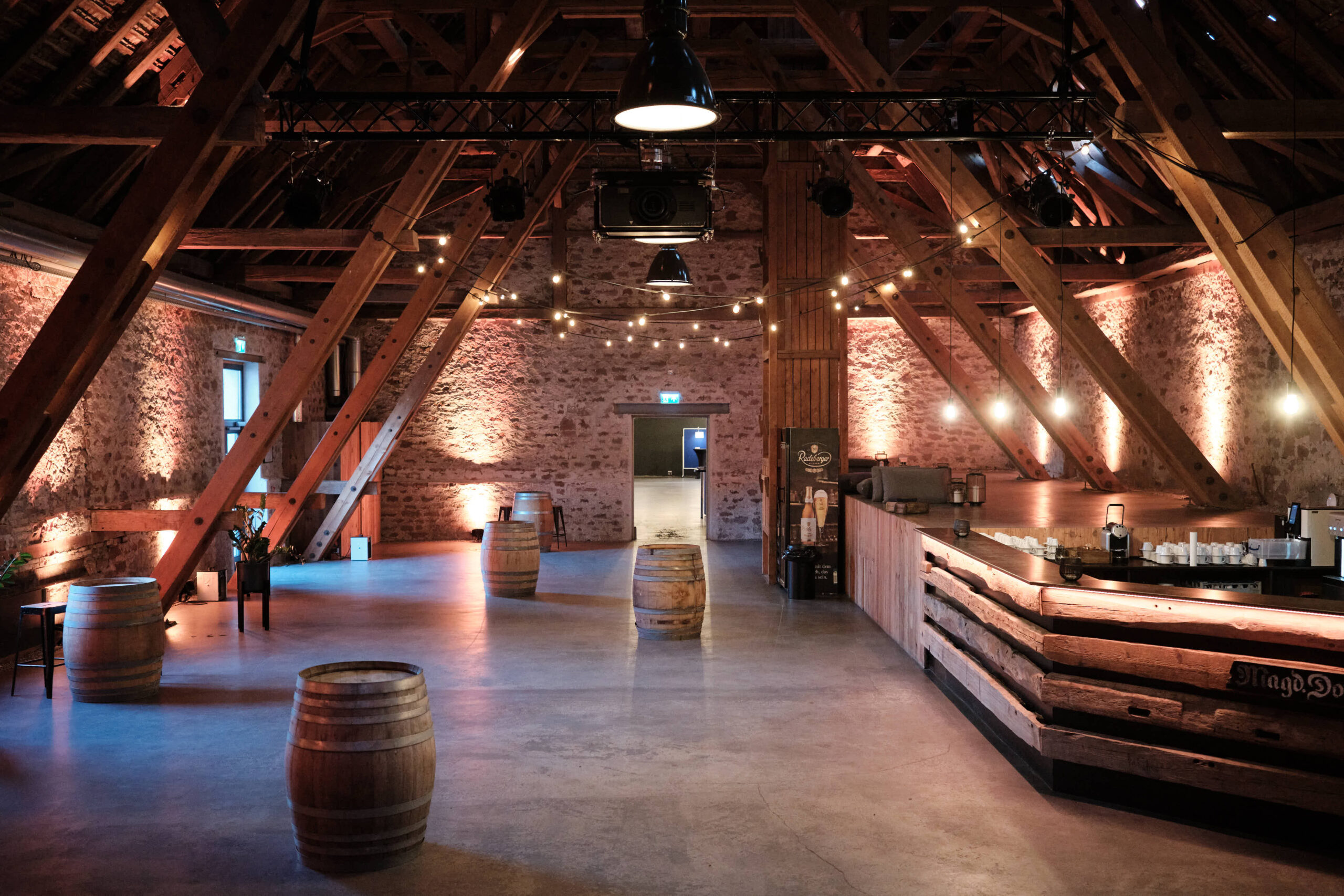 Großer Speicher mit 220 qm