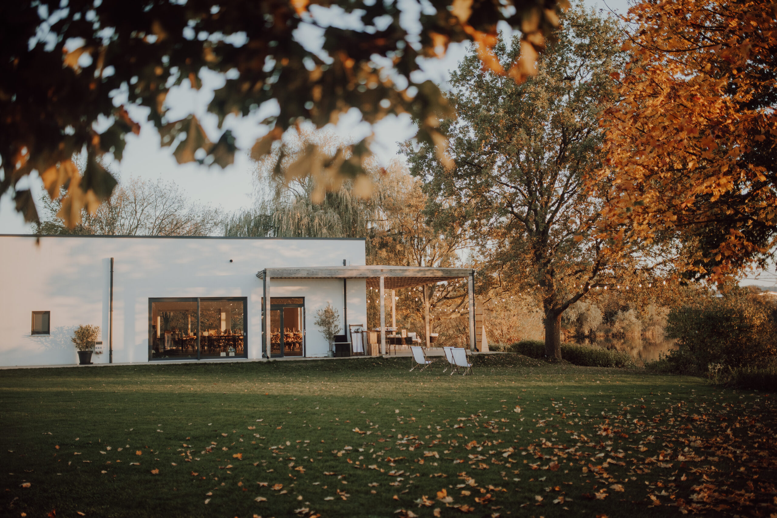 Seehaus mit überdachter Terrasse